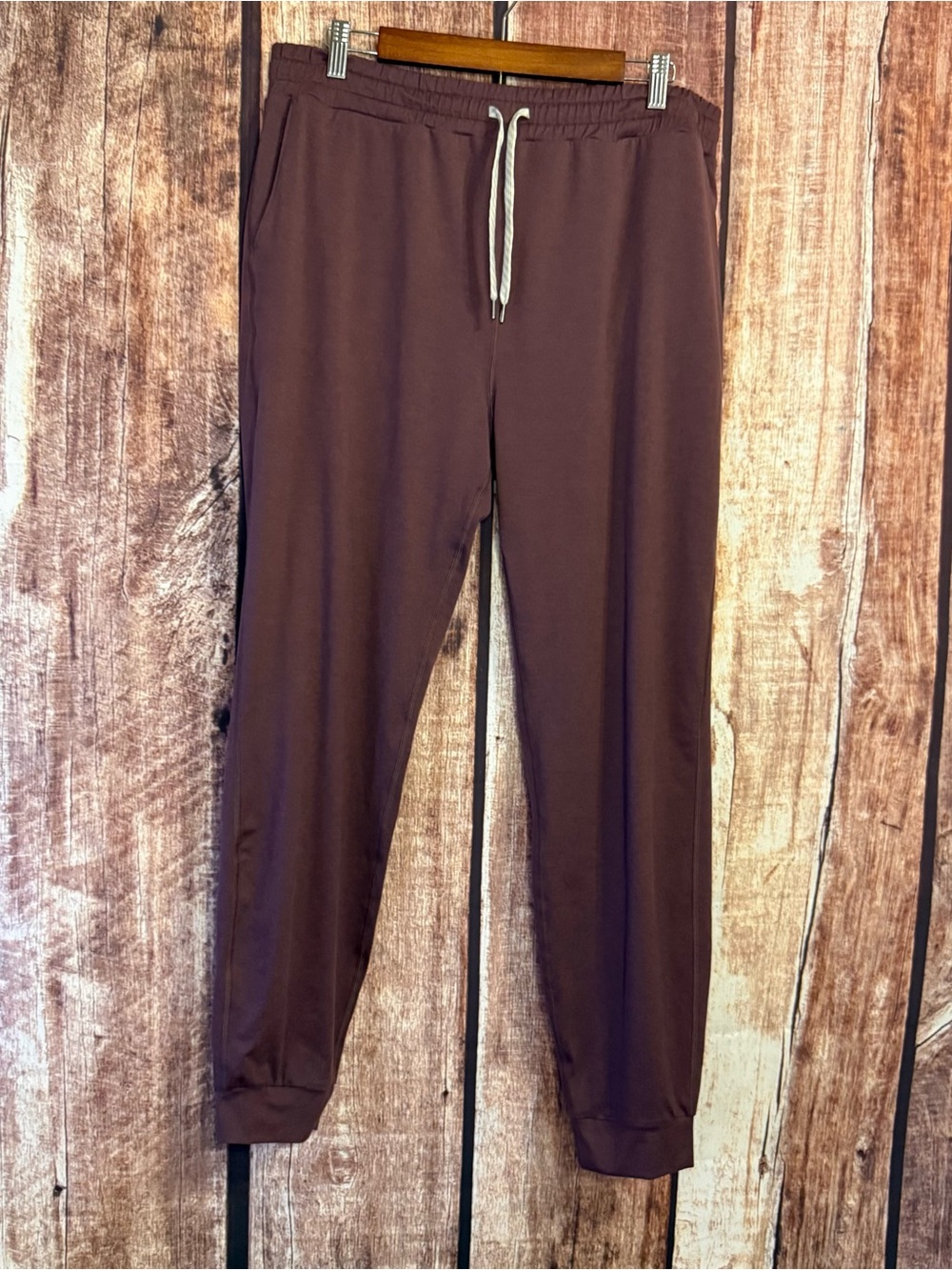 Vuori men’s joggers XL